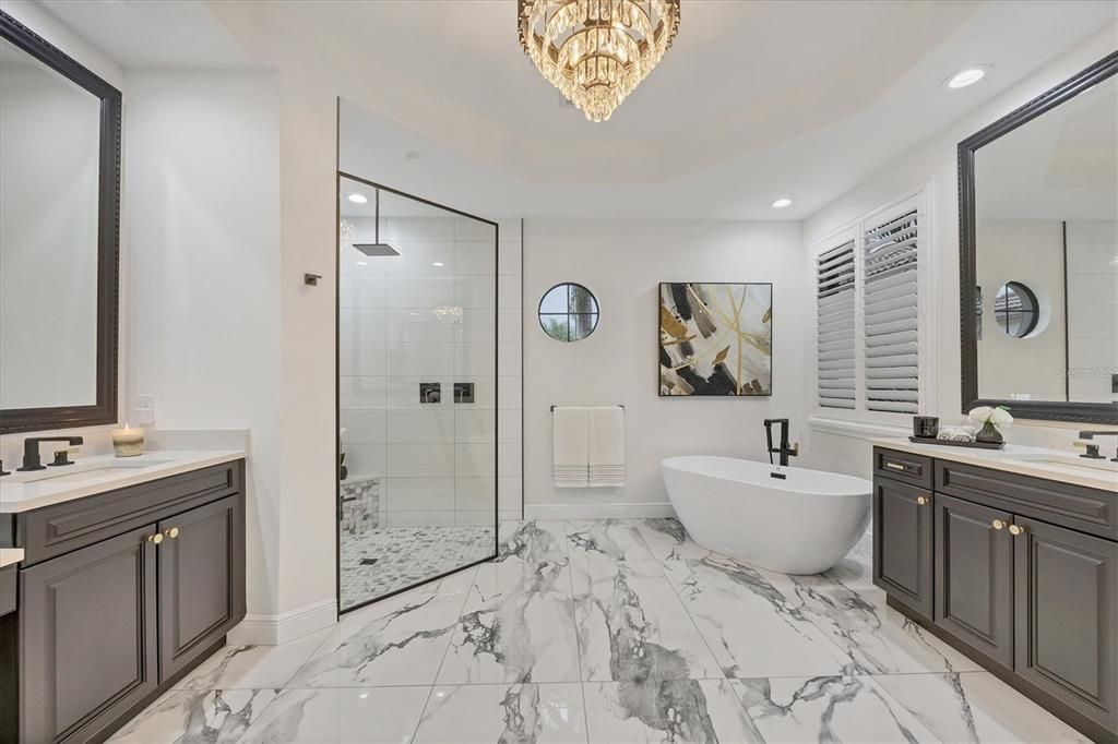 合同活跃: $1,325,000 (3 贝兹, 3 浴室, 2706 平方英尺)