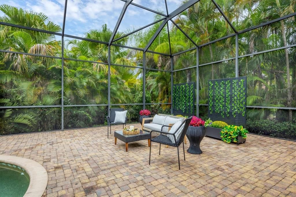 合同活跃: $1,325,000 (3 贝兹, 3 浴室, 2706 平方英尺)