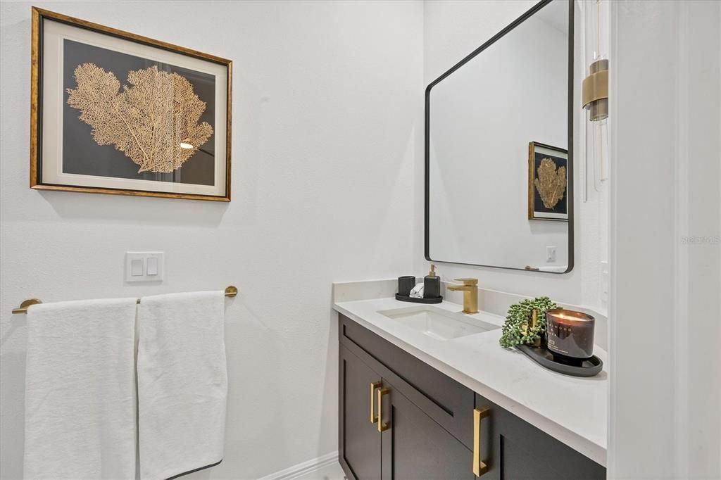 合同活跃: $1,325,000 (3 贝兹, 3 浴室, 2706 平方英尺)