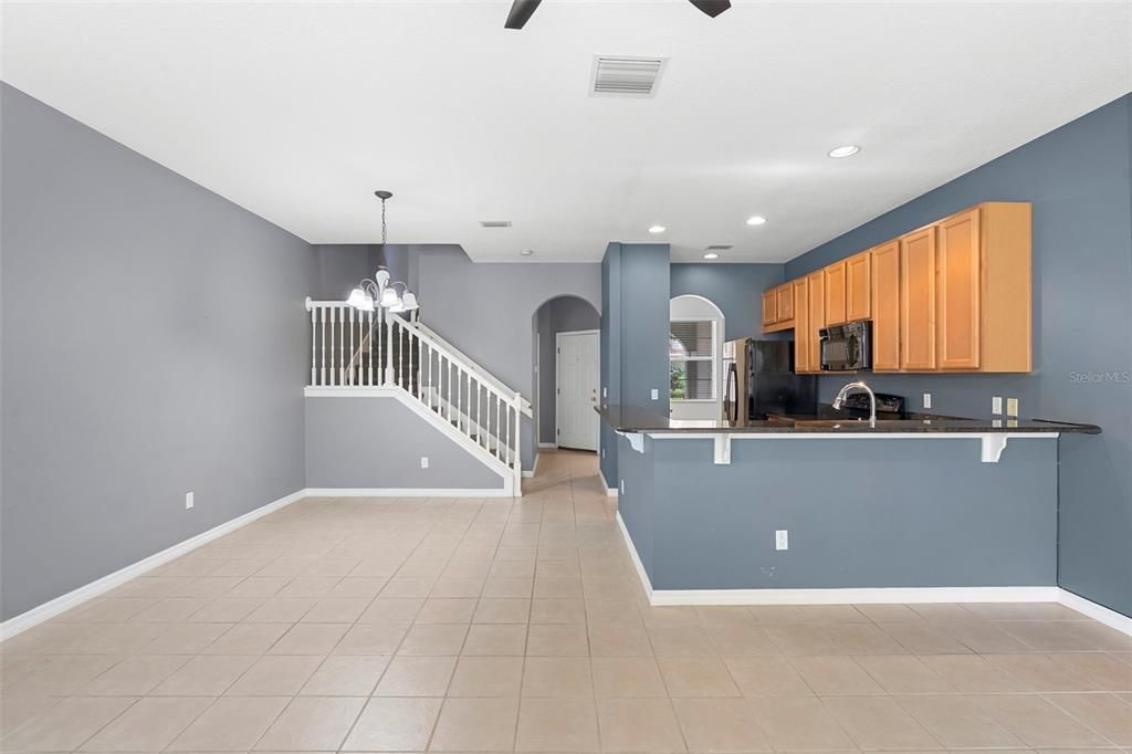 For Sale: $300,000 (3 beds, 2 baths, 1491 Square Feet)