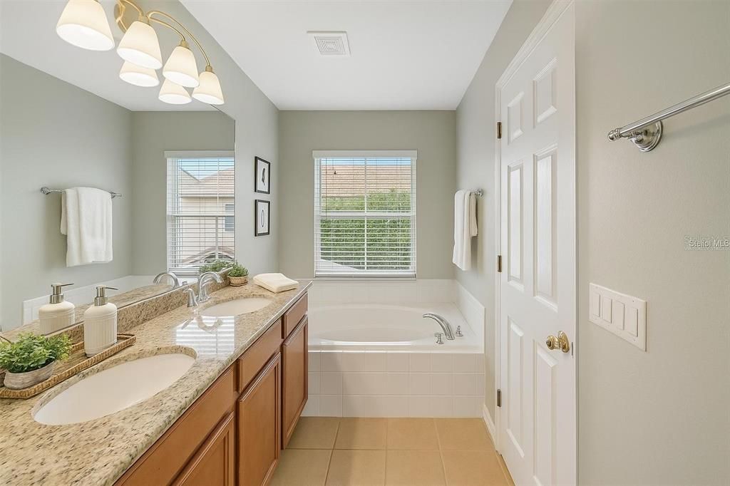 For Sale: $300,000 (3 beds, 2 baths, 1491 Square Feet)