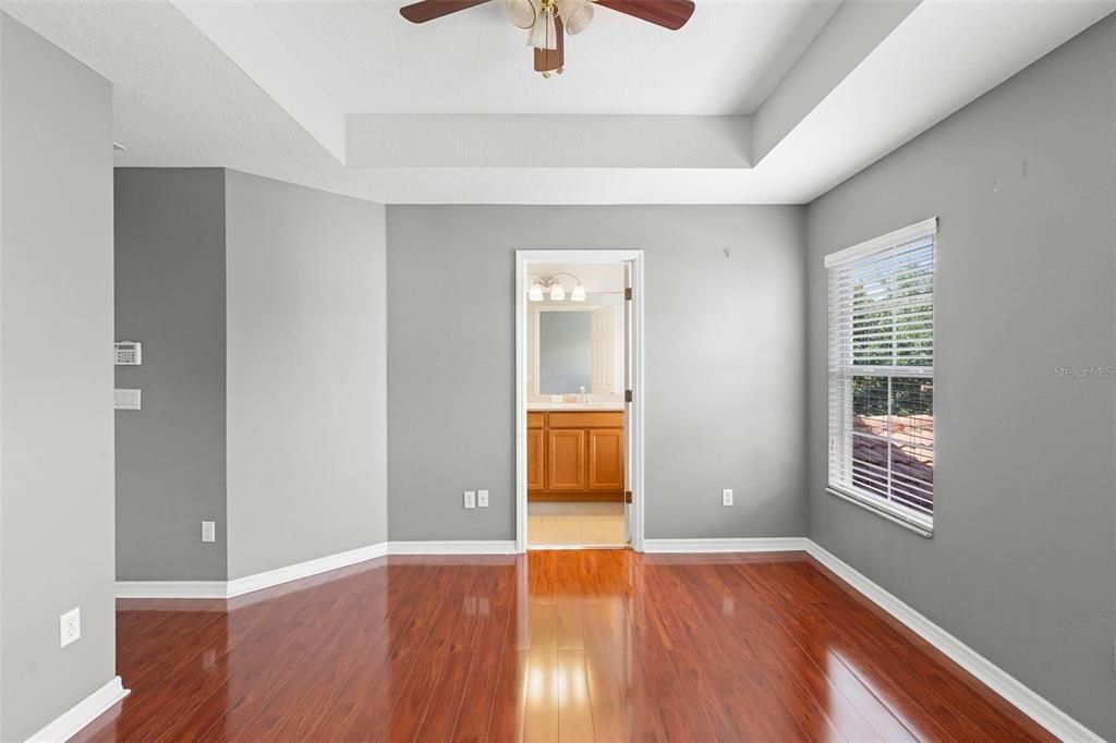 For Sale: $300,000 (3 beds, 2 baths, 1491 Square Feet)