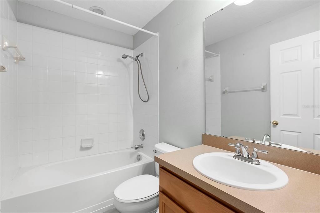 For Sale: $300,000 (3 beds, 2 baths, 1491 Square Feet)