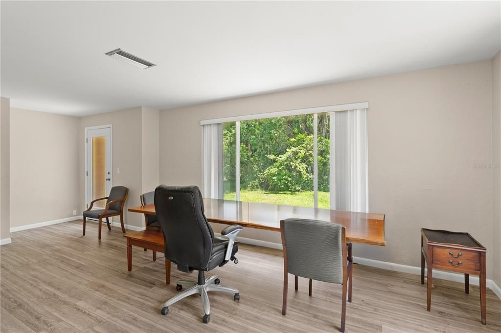 待售: $999,900 (2 贝兹, 1 浴室, 1089 平方英尺)