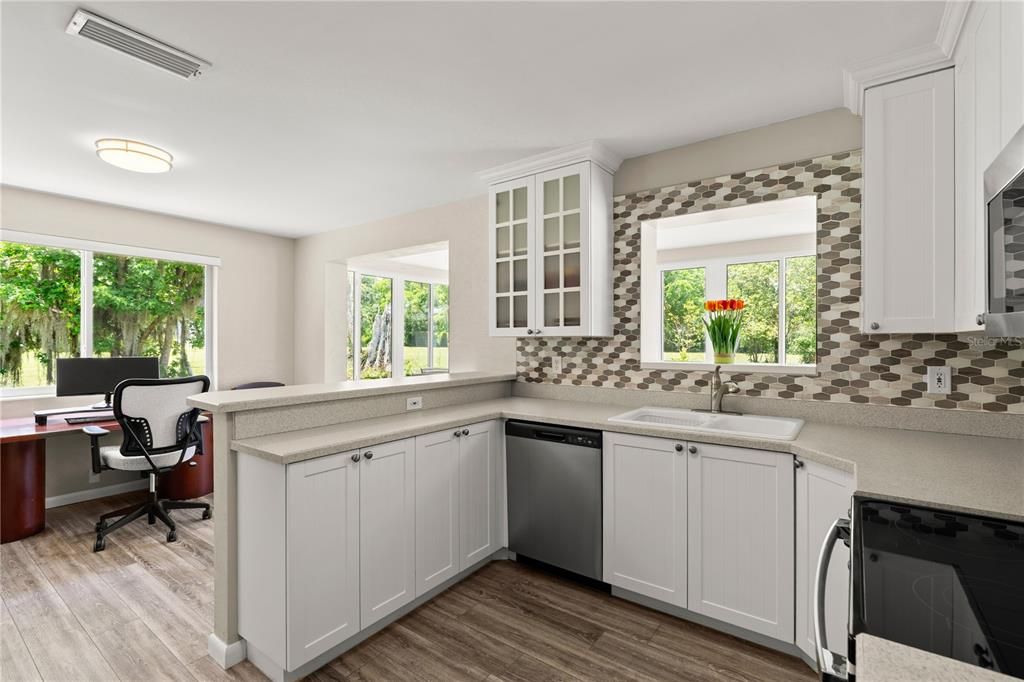 待售: $999,900 (2 贝兹, 1 浴室, 1089 平方英尺)