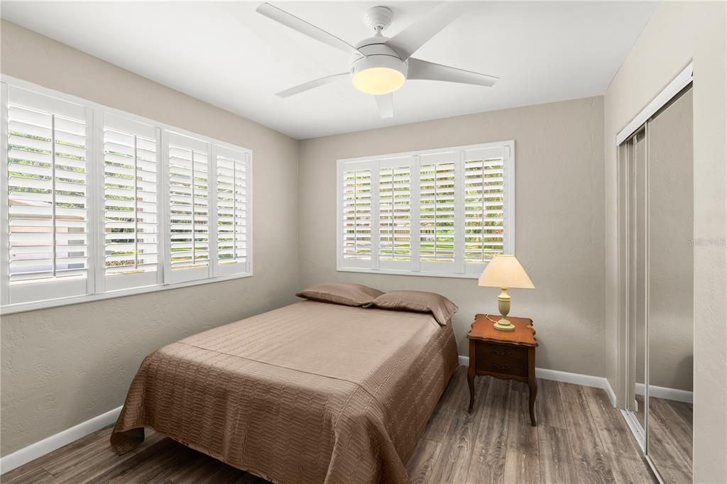 待售: $999,900 (2 贝兹, 1 浴室, 1089 平方英尺)