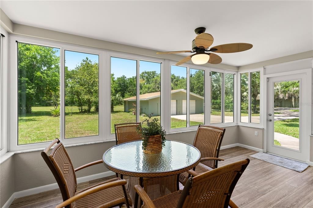 待售: $999,900 (2 贝兹, 1 浴室, 1089 平方英尺)