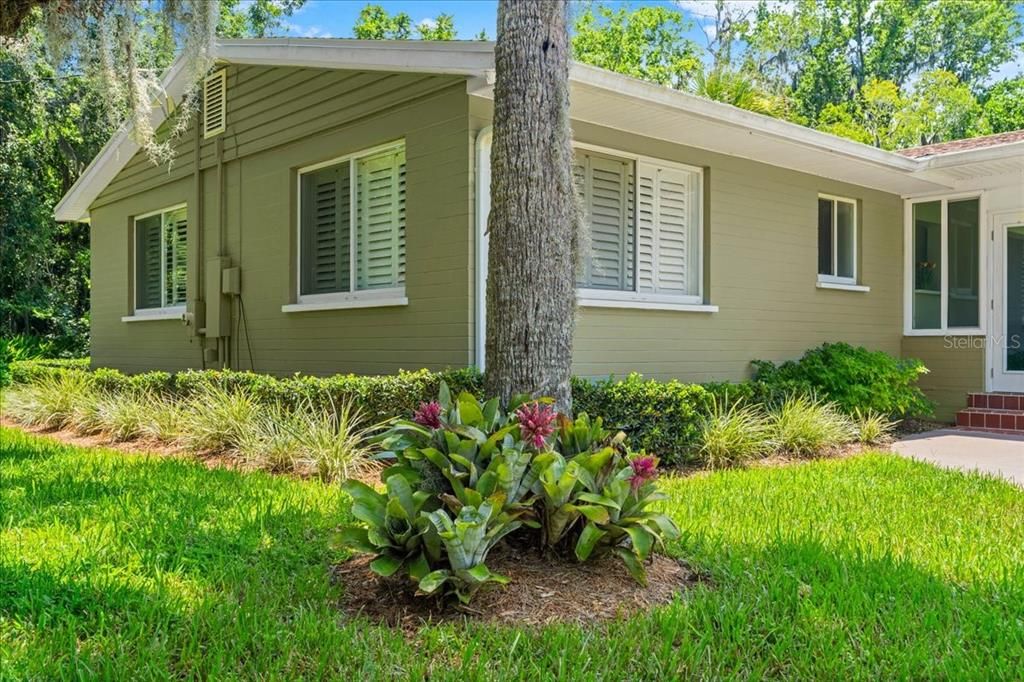 待售: $999,900 (2 贝兹, 1 浴室, 1089 平方英尺)