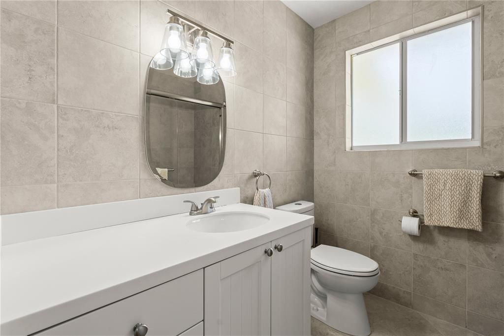 待售: $999,900 (2 贝兹, 1 浴室, 1089 平方英尺)