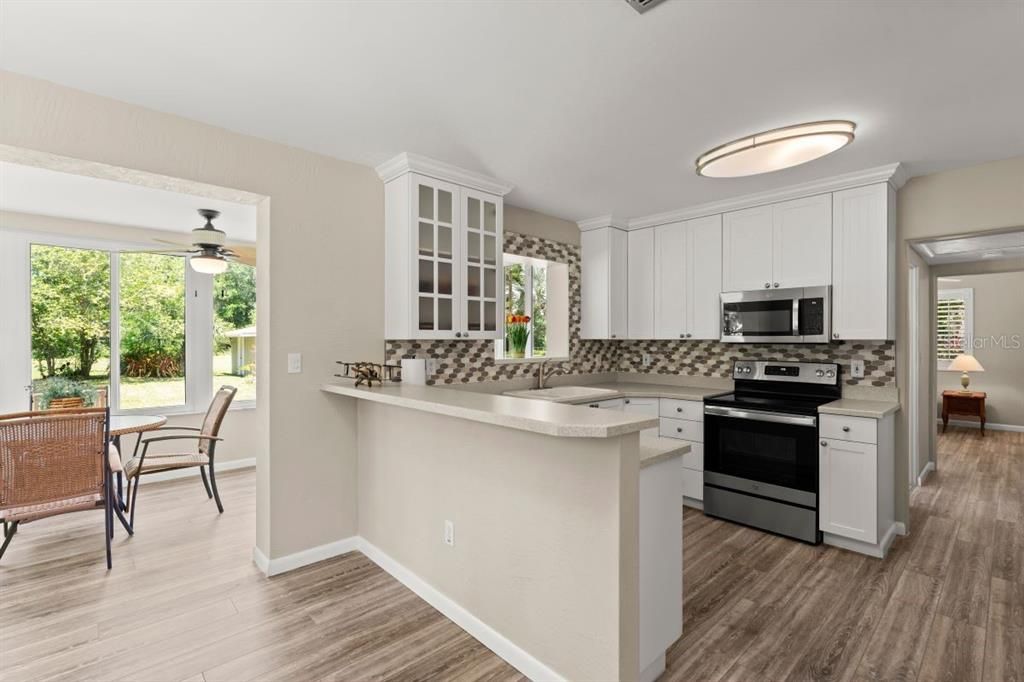 待售: $999,900 (2 贝兹, 1 浴室, 1089 平方英尺)