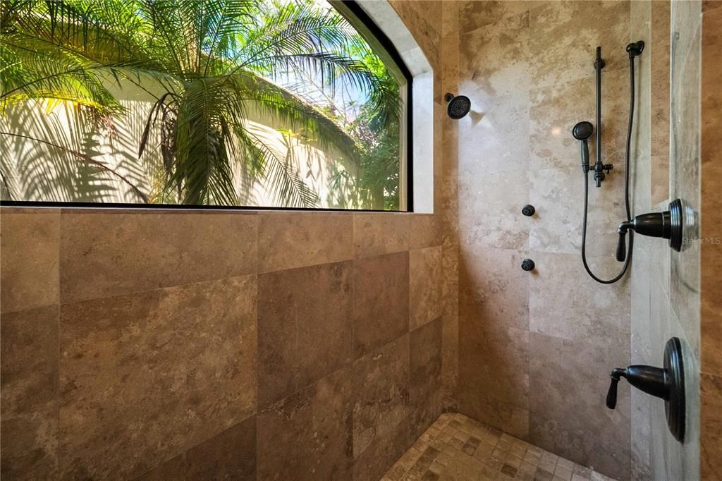 En Venta: $4,300,000 (5 camas, 6 baños, 6749 Pies cuadrados)