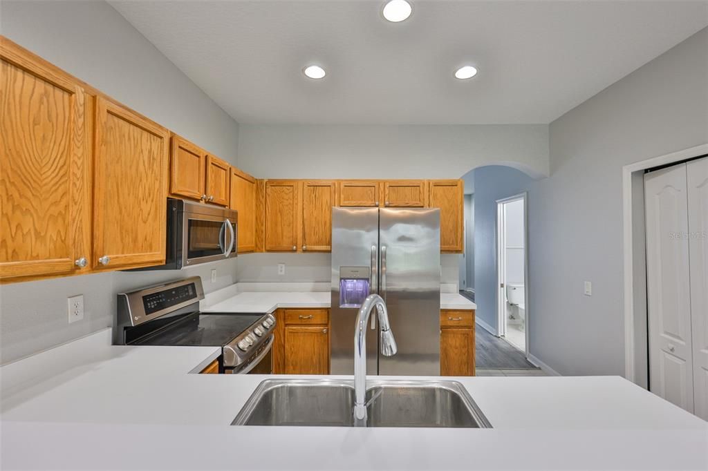 На продажу: $225,000 (2 спален, 2 ванн, 1360 Квадратных фут)