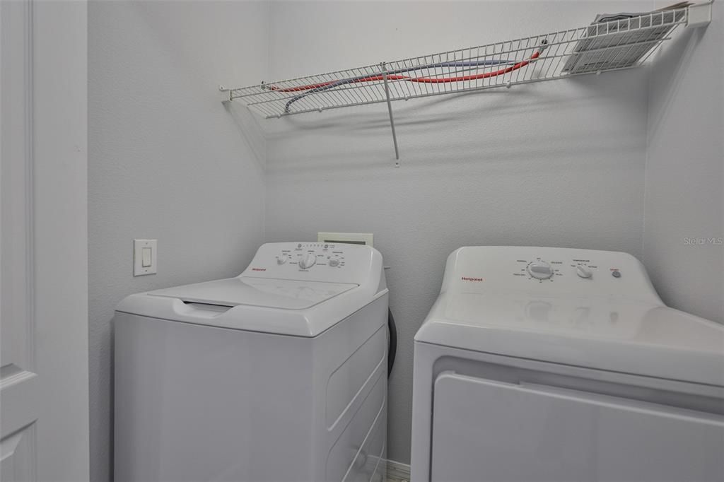 На продажу: $225,000 (2 спален, 2 ванн, 1360 Квадратных фут)