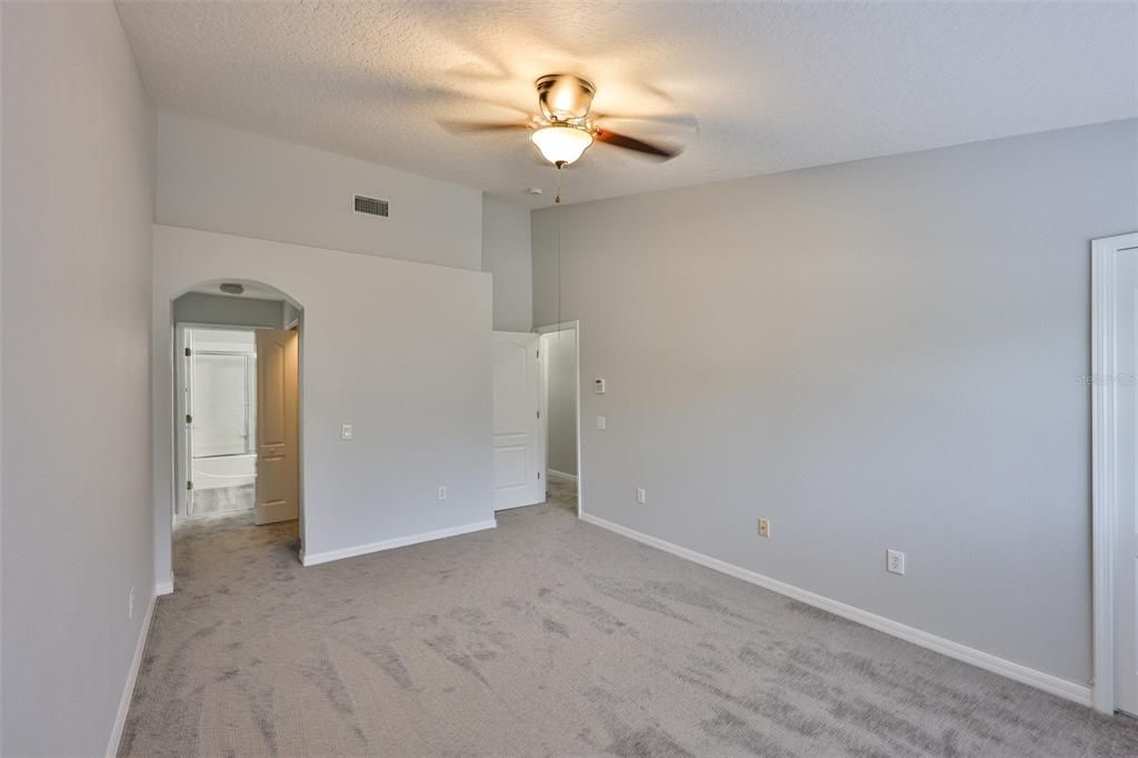 На продажу: $225,000 (2 спален, 2 ванн, 1360 Квадратных фут)