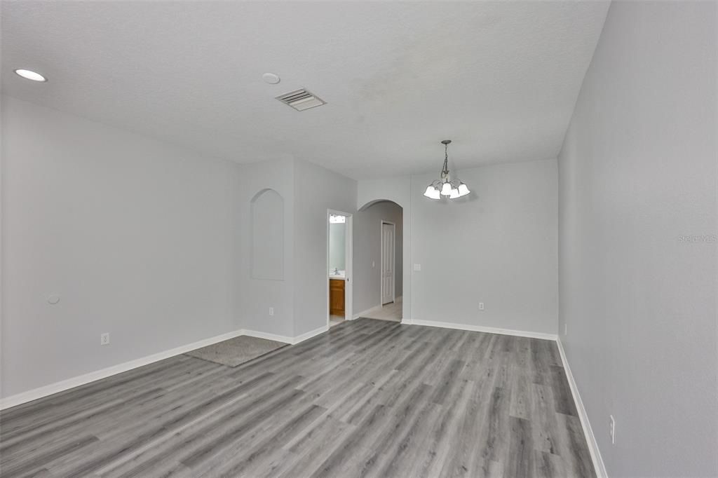 На продажу: $225,000 (2 спален, 2 ванн, 1360 Квадратных фут)