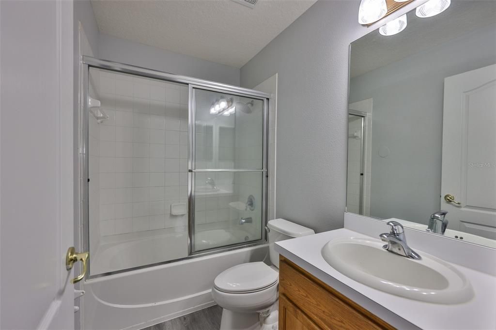 На продажу: $225,000 (2 спален, 2 ванн, 1360 Квадратных фут)