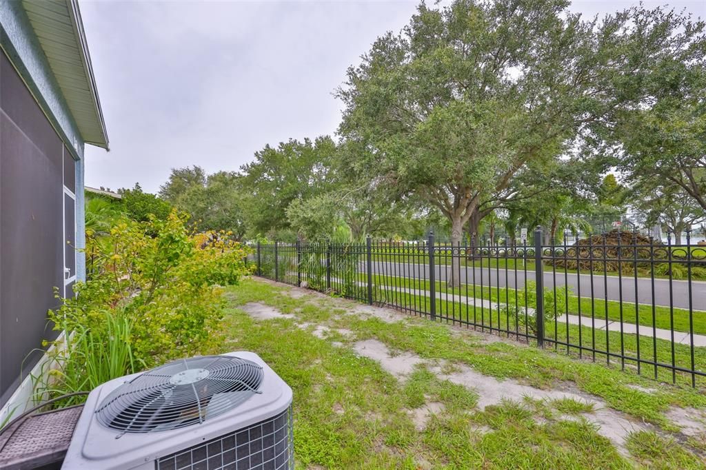 На продажу: $225,000 (2 спален, 2 ванн, 1360 Квадратных фут)