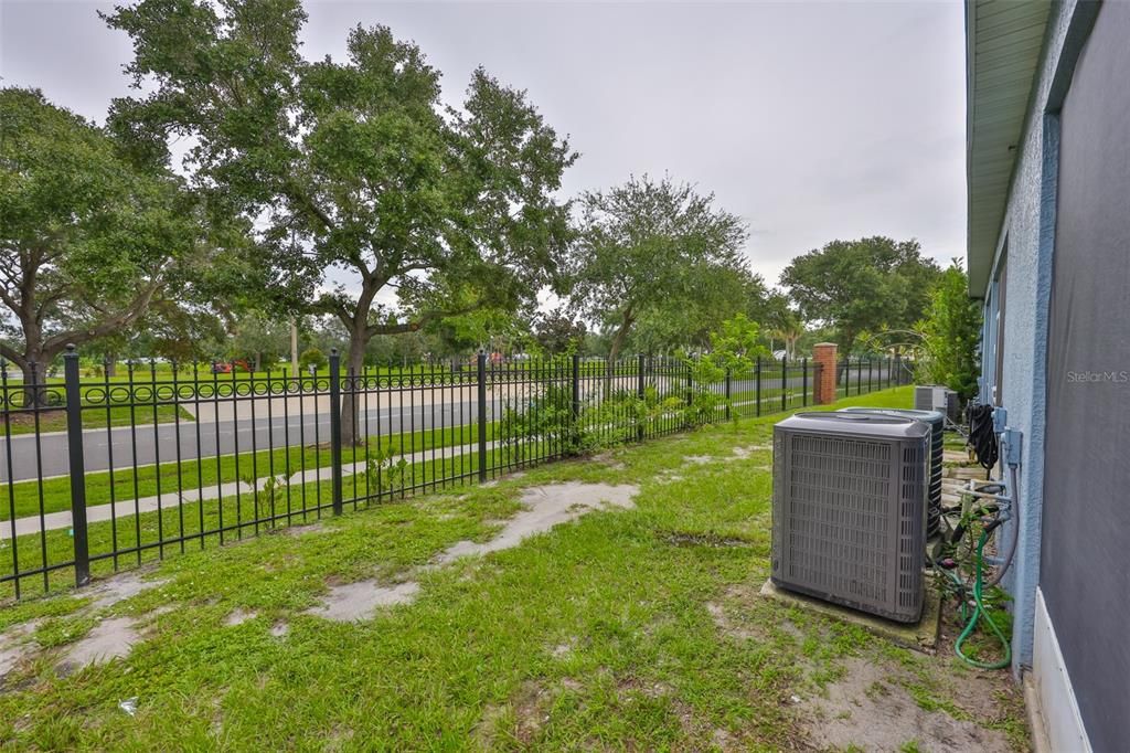 На продажу: $225,000 (2 спален, 2 ванн, 1360 Квадратных фут)