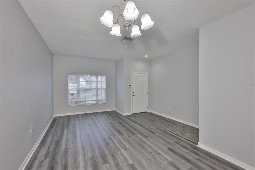 На продажу: $225,000 (2 спален, 2 ванн, 1360 Квадратных фут)