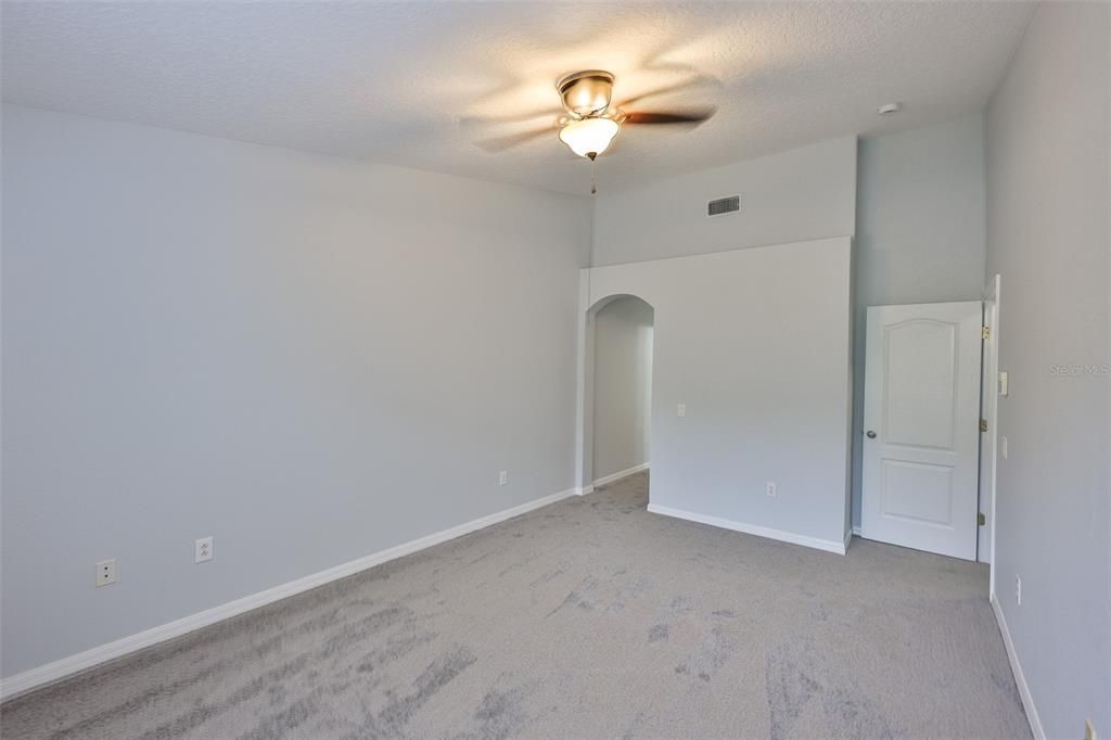 На продажу: $225,000 (2 спален, 2 ванн, 1360 Квадратных фут)