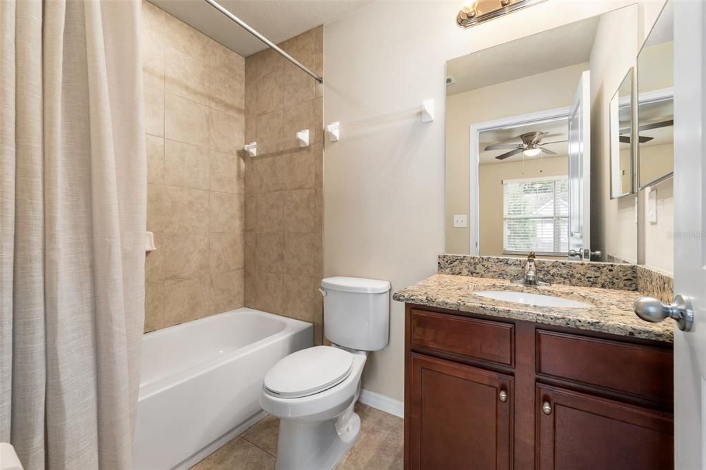 For Sale: $239,000 (2 beds, 2 baths, 1141 Square Feet)