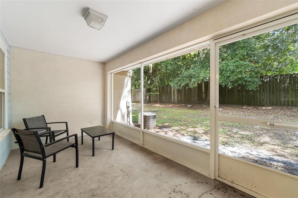 For Sale: $239,000 (2 beds, 2 baths, 1141 Square Feet)