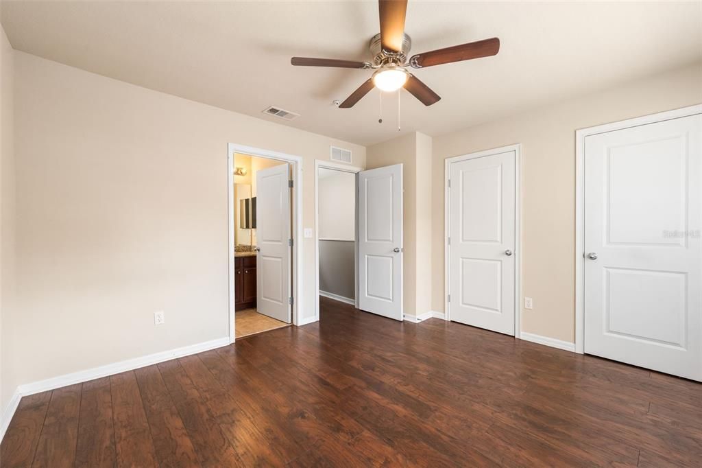 For Sale: $239,000 (2 beds, 2 baths, 1141 Square Feet)