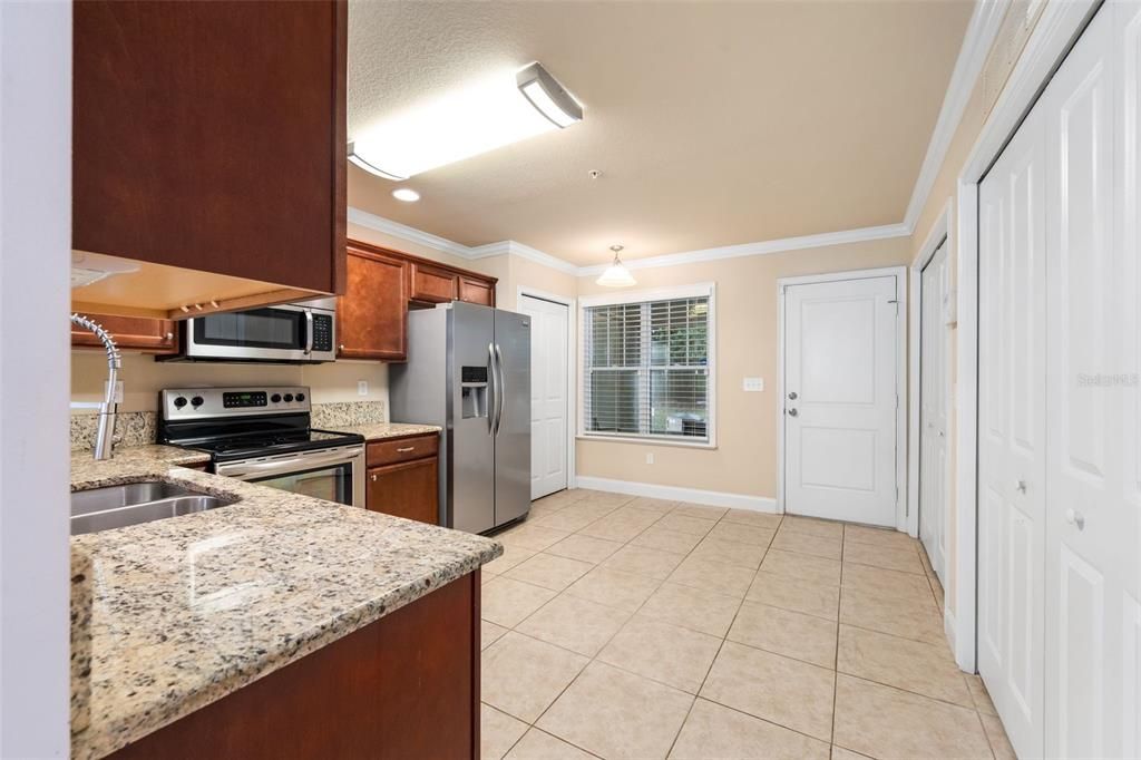 For Sale: $239,000 (2 beds, 2 baths, 1141 Square Feet)