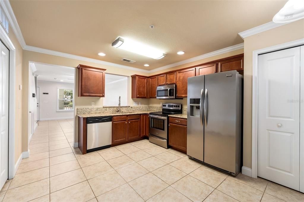 For Sale: $239,000 (2 beds, 2 baths, 1141 Square Feet)