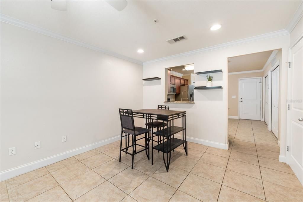For Sale: $239,000 (2 beds, 2 baths, 1141 Square Feet)