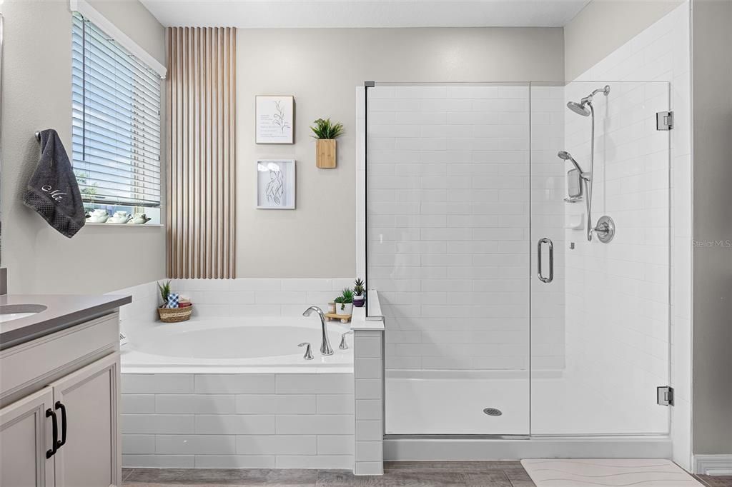 出租: $4,300 (5 贝兹, 4 浴室, 3556 平方英尺)