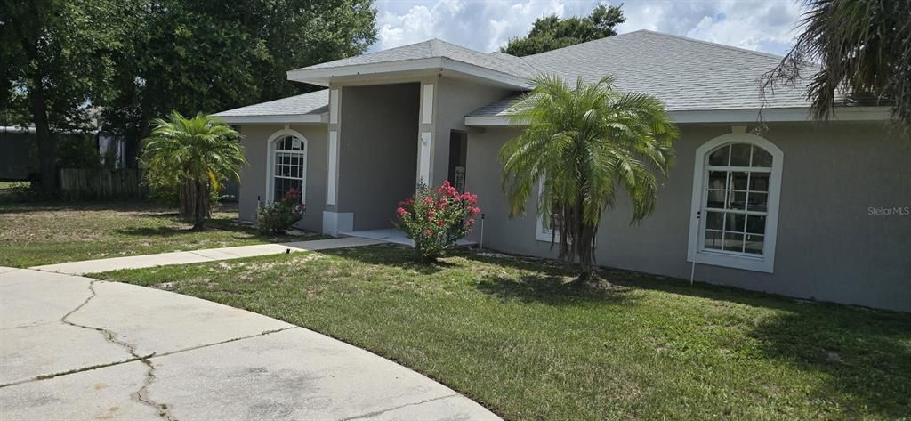 Под контрактом: $297,900 (3 спален, 2 ванн, 1785 Квадратных фут)