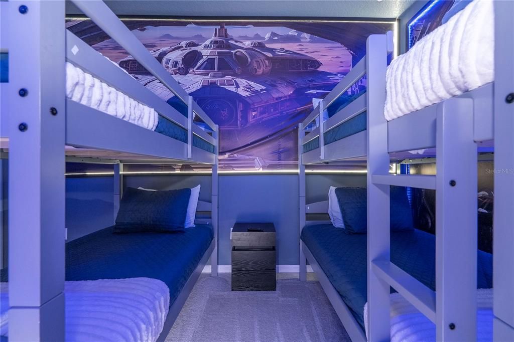 En Venta: $999,000 (9 camas, 7 baños, 4060 Pies cuadrados)