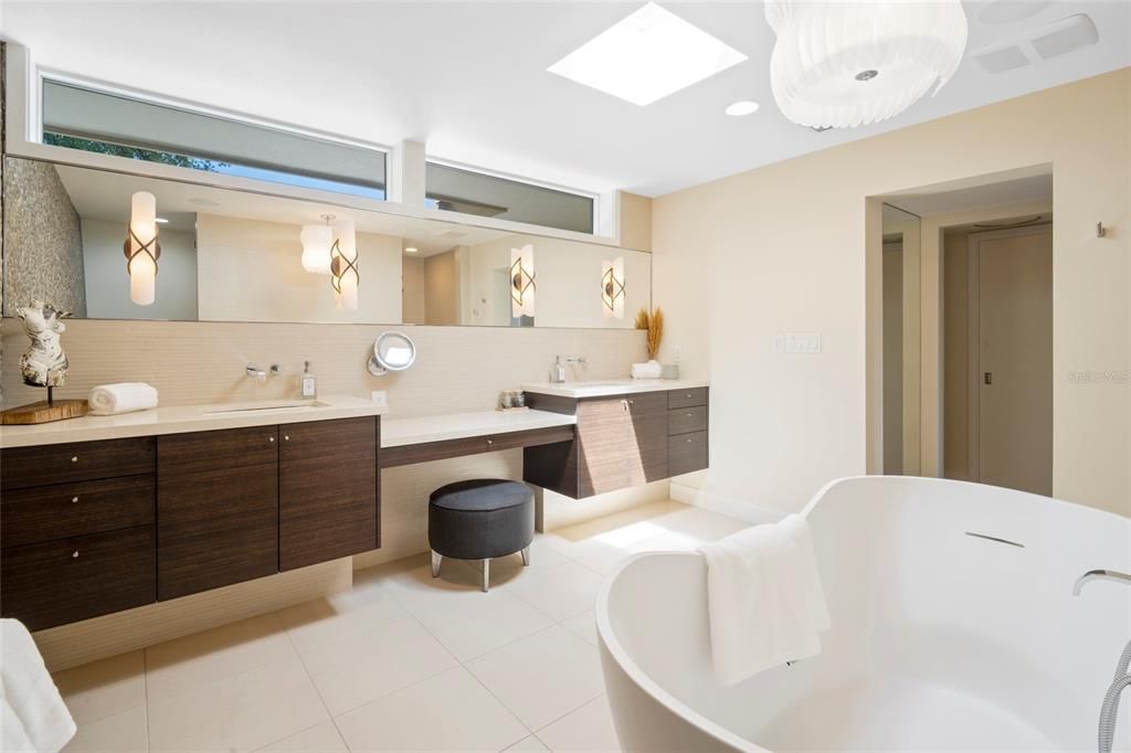 For Sale: $5,950,000 (4 beds, 4 baths, 4353 Square Feet)