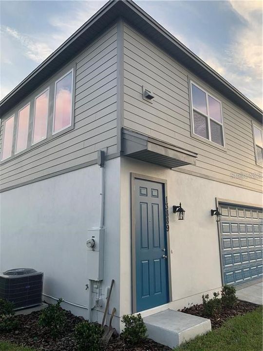 Active With Contract: $1,500 (1 beds, 1 baths, 660 Square Feet)