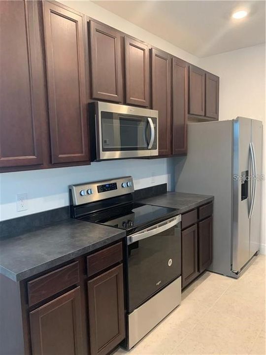 Active With Contract: $1,500 (1 beds, 1 baths, 660 Square Feet)