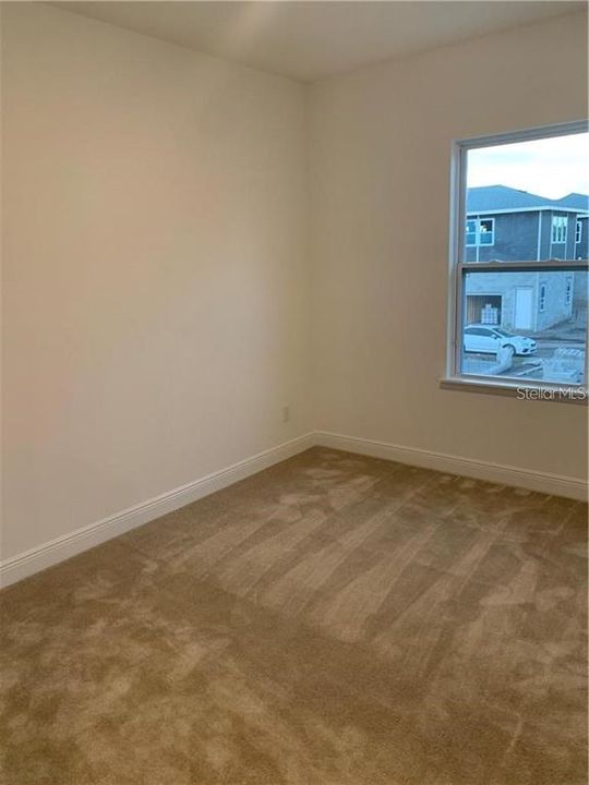 Active With Contract: $1,500 (1 beds, 1 baths, 660 Square Feet)