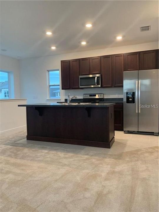 Active With Contract: $1,500 (1 beds, 1 baths, 660 Square Feet)