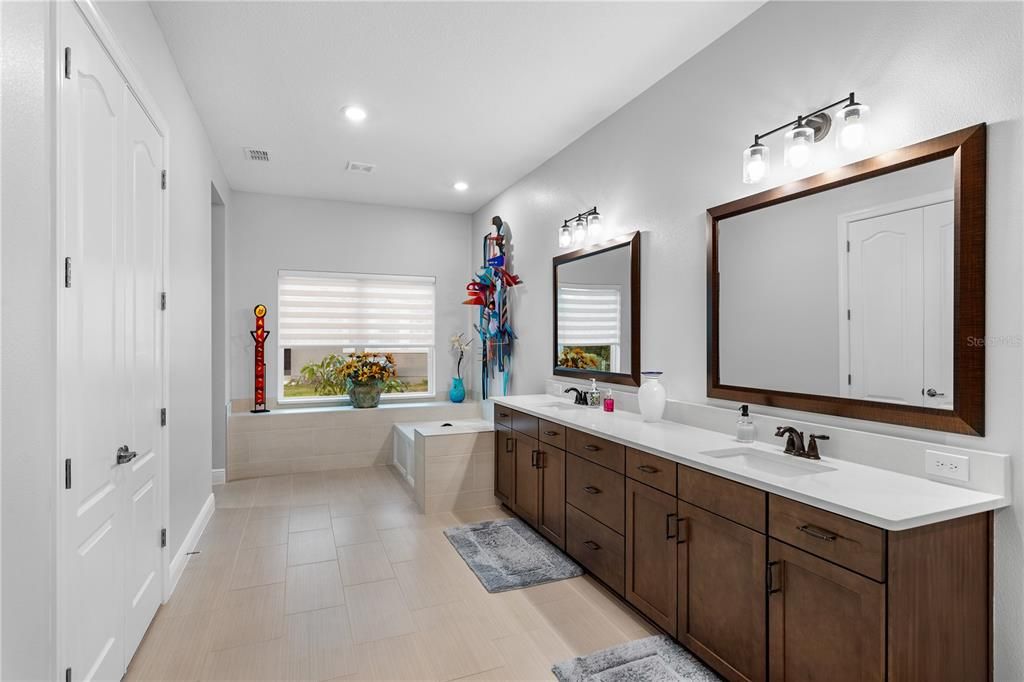 待售: $1,559,000 (4 贝兹, 4 浴室, 3807 平方英尺)