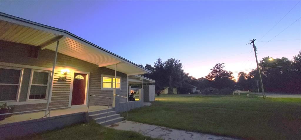 For Sale: $329,900 (4 beds, 2 baths, 2500 Square Feet)