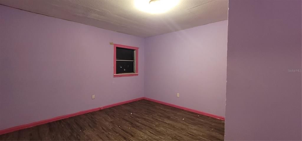 For Sale: $329,900 (4 beds, 2 baths, 2500 Square Feet)