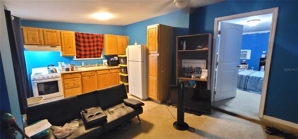 For Sale: $329,900 (4 beds, 2 baths, 2500 Square Feet)