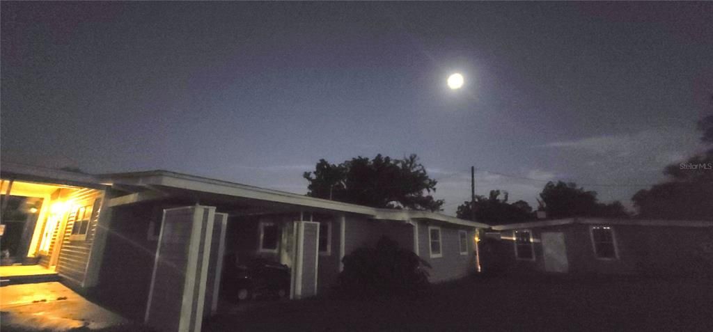 For Sale: $329,900 (4 beds, 2 baths, 2500 Square Feet)