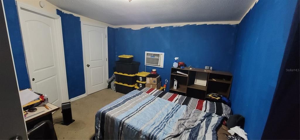 For Sale: $329,900 (4 beds, 2 baths, 2500 Square Feet)