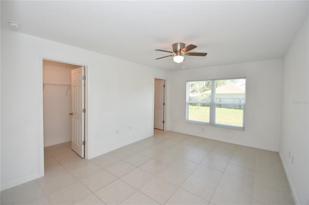 В аренду: $1,650 (3 спален, 2 ванн, 1211 Квадратных фут)