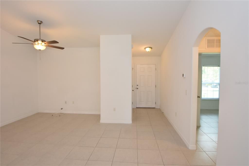 В аренду: $1,650 (3 спален, 2 ванн, 1211 Квадратных фут)