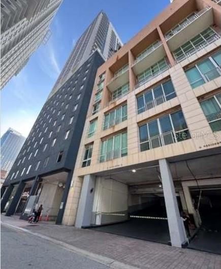 Recently Sold: $470,000 (1 beds, 1 baths, 599 Square Feet)