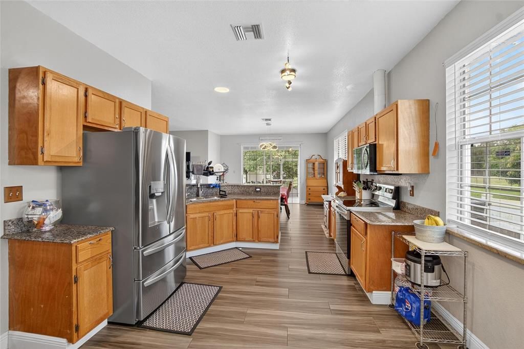 На продажу: $700,000 (7 спален, 4 ванн, 2170 Квадратных фут)