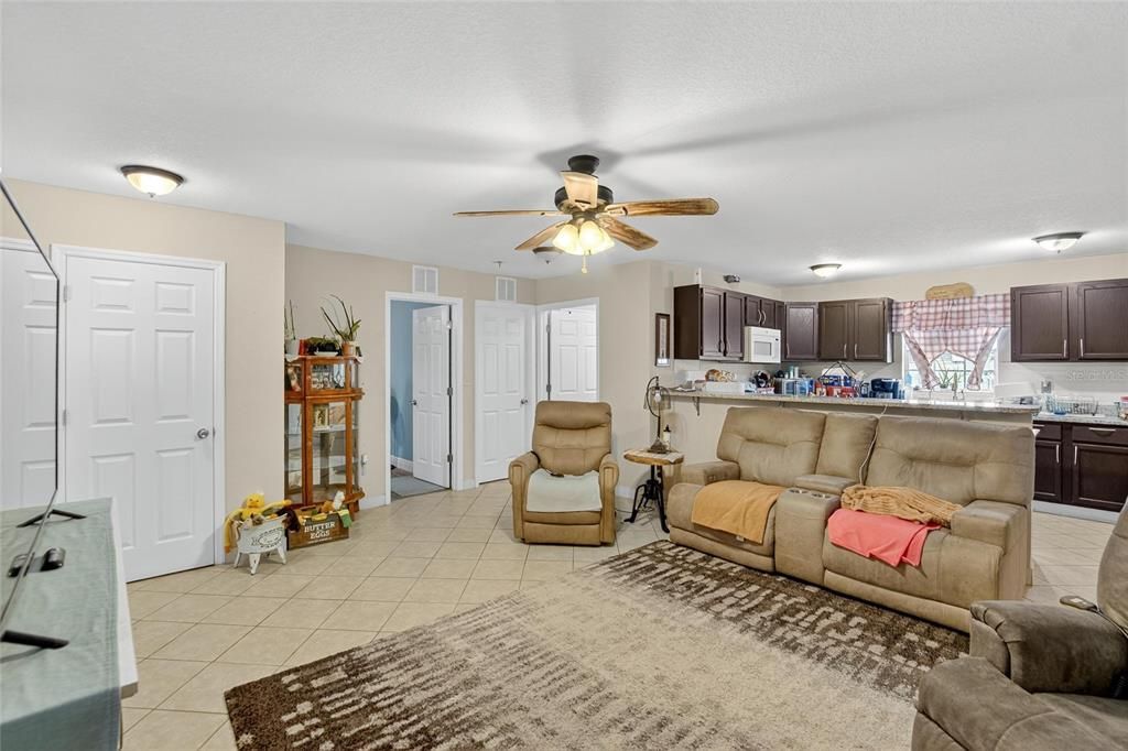 На продажу: $700,000 (7 спален, 4 ванн, 2170 Квадратных фут)