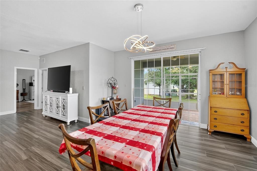 На продажу: $700,000 (7 спален, 4 ванн, 2170 Квадратных фут)